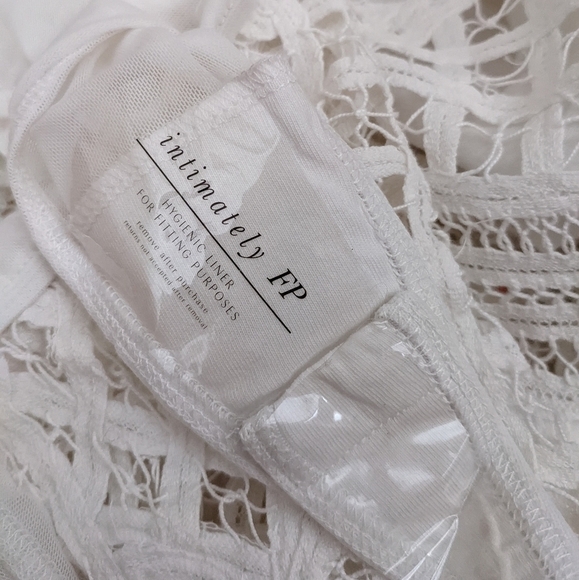 Free PEOPLE intimately be my Battenburg crochet lace tie up bodysuit white xs - Picture 11 of 13